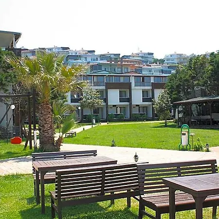 Hotel Mad Sea