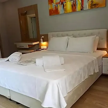 Hotel Mad Sea 2*